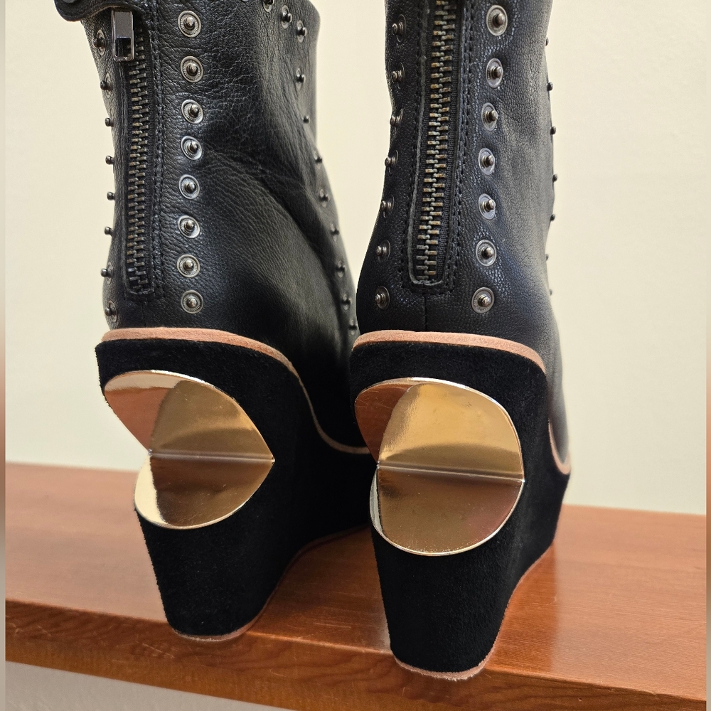 Cut Out Wedges - Picture 4 of 6